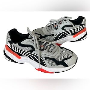 Puma Surp men’s 8.5 white, gray and orange lace up low top sneakers